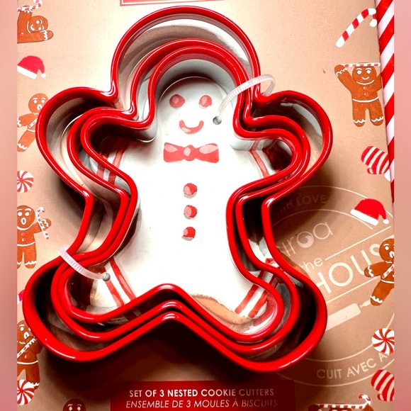 Set of 3 Christmas Nested Gingerbread Men Red Metal Cookie Cutters - Picture 1 of 6